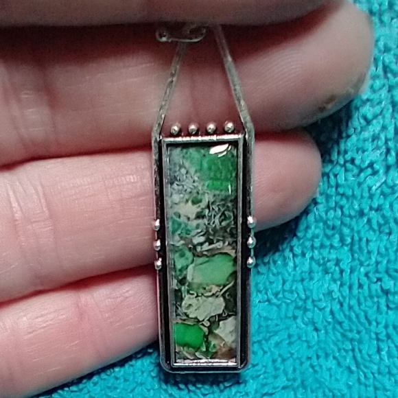 Elegant Silver Grey Green Earrings Wire Dangle - Picture 2 of 3